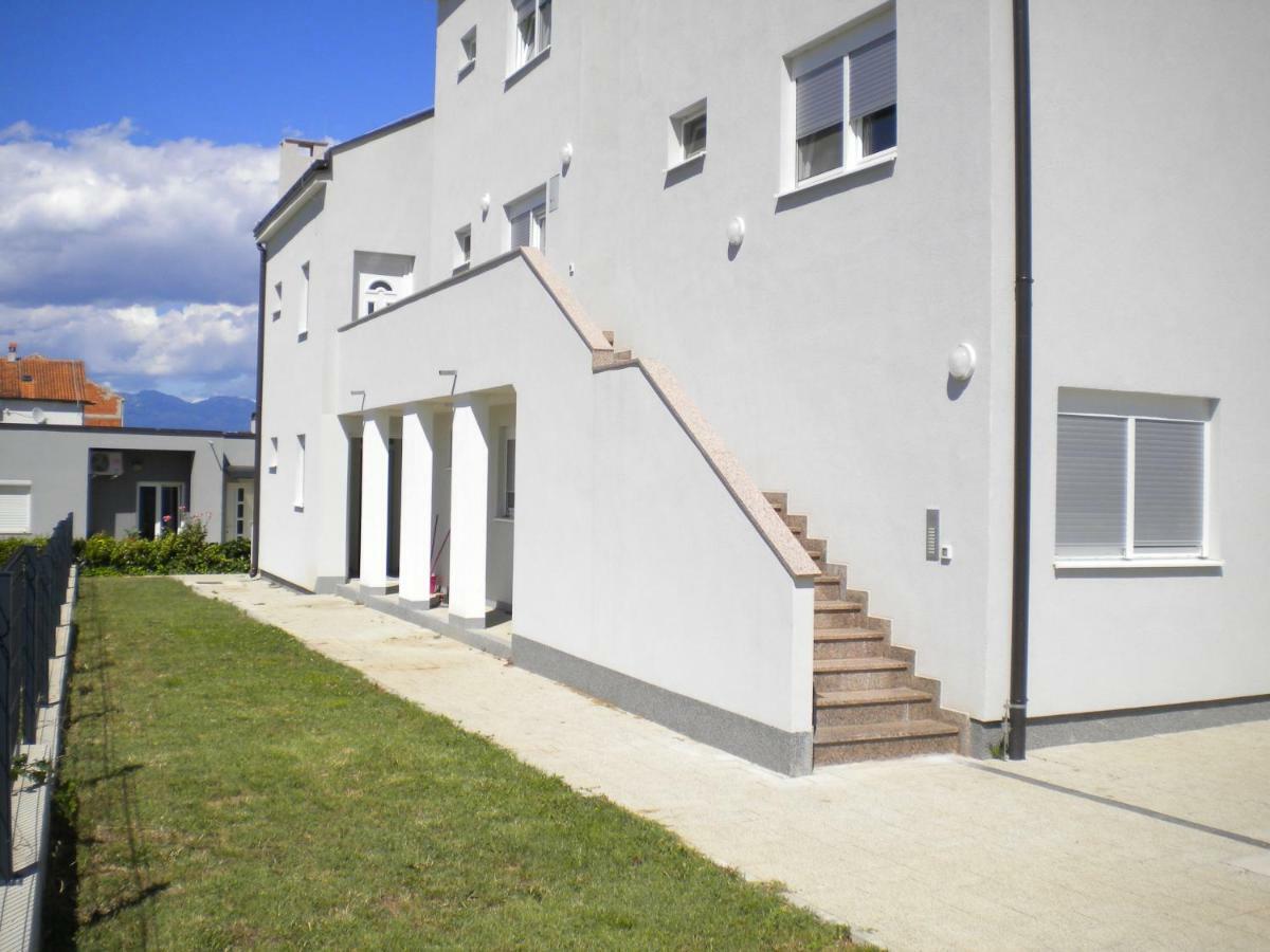 Apartments Venerea Nin Exterior photo